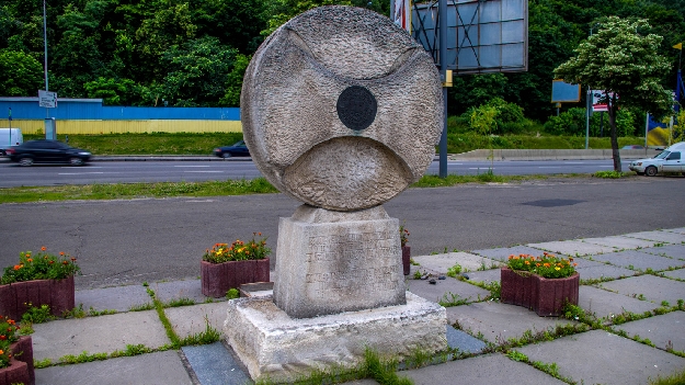 Памятный знак в честь Т.Шевченко