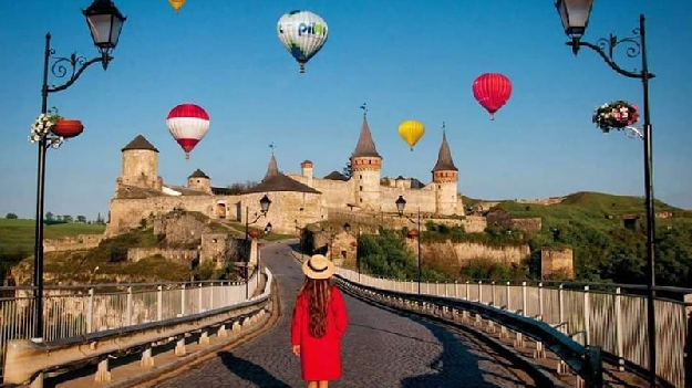 Автобусна екскурсія на фестиваль повітряних куль у Кам'янці-Подільському (2 дні)